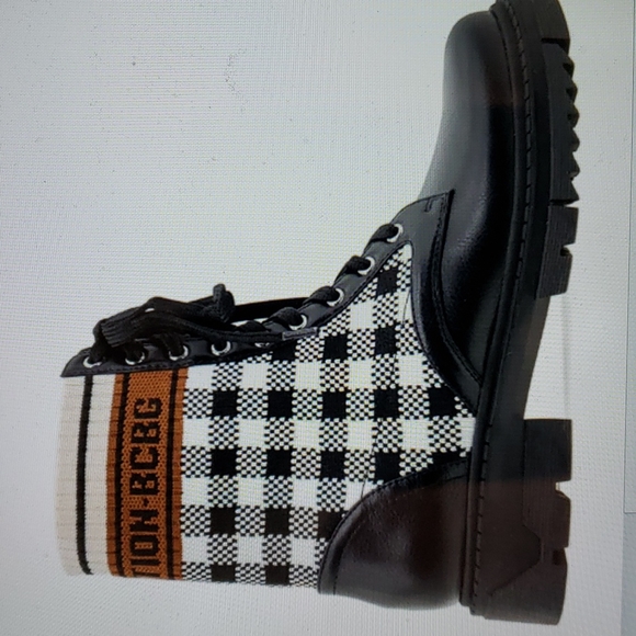 NEW BCBGENERATION Tassie Lace-Up Bootie - Picture 13 of 14